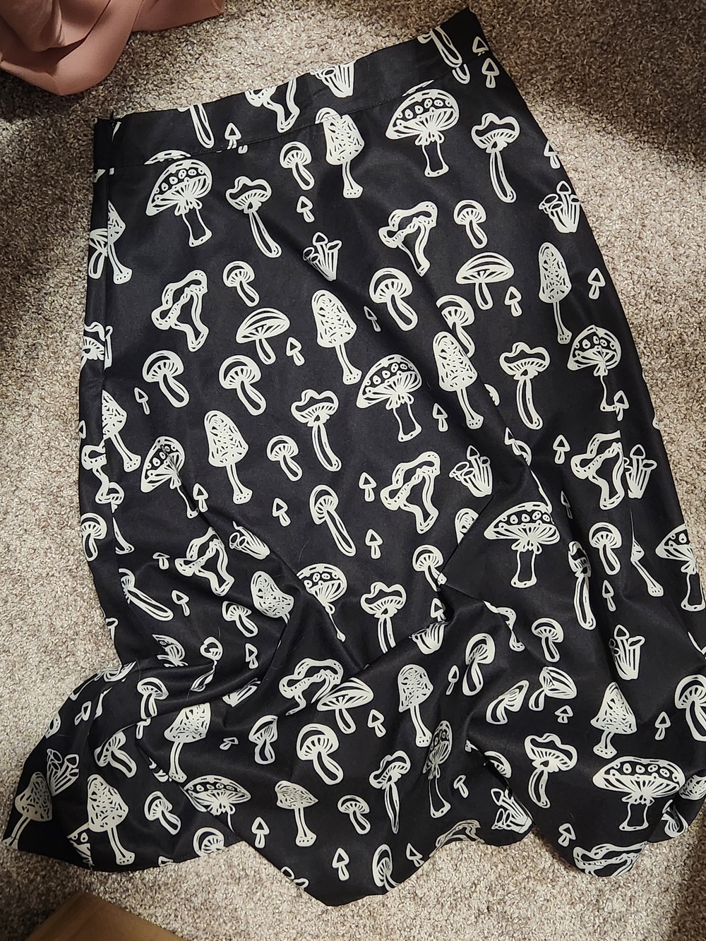 ROMWE Black Skirt with White Mushroom Motif